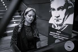 Al maggio della musica il pianoforte di Sara Amoresano