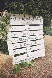 Just Another Pallet For Ideas I Don T Think I Like The White I Would Rather Have A Darker Wood Or More Rust Wedding Signs Diy Pallet Wedding Marquee Wedding