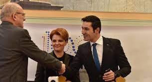 Lia olguţa vasilescu şi claudiu manda au fiecare câte un copil din căsniciile anterioare. Veste Mare AnunÈatÄ De OlguÈa Vasilescu Èi Claudiu Manda