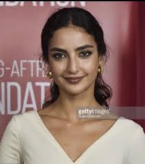 Crazy how Naomi Scott had a major casting in Aladdin as Jasmine but has  totally disappeared since! Her outfits slayed though 🔥 : r/popculturechat