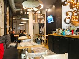 Tarte je průkopníkem kvalitních přírodních produktů. DegustÄƒm Tarte La Atelierul De Tarte ReinventeazÄƒ Pavlova Si Quiche Ul Intr Un Locsor Cochet