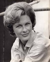 Dawn Lightfoot's Instagram, Twitter & Facebook