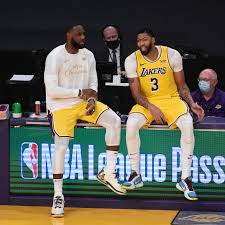 He plays the power forward and center positions. Los Angeles Lakers Lineup Update Lebron James Plays Anthony Davis Sits Friday Vs Bulls Draftkings Nation