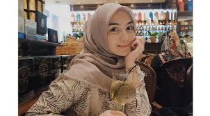 Belum target banget sih, sudah turun (berat badannya) 21 kilogram citra, kita kasih reward, kata rezky aditya dikutip dari youtube ciky citra rezky, jumat (21/5/2021). 4 Fakta Citra Kirana Yang Dikabarkan Dekat Dengan Rezky Aditya News Entertainment Fimela Com