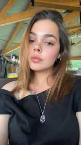 Looking for any purple and silver chrome stiletto nails! Please! 💅