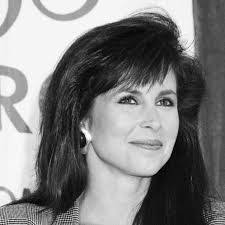 Karin Woodward's Instagram, Twitter & Facebook