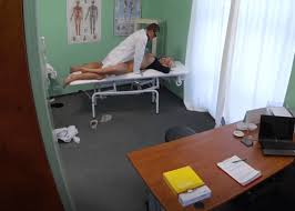 Hastasından hoşlanan doktor adam sonunda sikti | Otomatik Porno