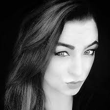 Danielle Morse's Instagram, Twitter & Facebook