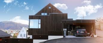 I det nye tilbygget er det store lavenergivinduer som slipper inn mye lys. Ombygging Og Tilbygg Hus Byggmester Jermund Godoy As Nybygg Tilbygg Restaurering I Bergen