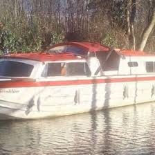 Narrowboats are all standardly sized at 2.08 metres. Download 36 Cabin Cruisers For Sale Uk Only