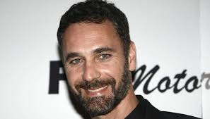 Bova's european film breakthrough was in the 1993 film piccolo grande amore, and he's played romantic male leads the following years. Raoul Bova Turns 49 And Celebrates With His Children And Rocio Munoz Morales