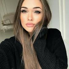 مكياج يناسب فستان أبيض وأسود مجلة سيدتي هل أنت على موعد مع سهرة أو مناسبة مهمة وترغبين في ارتداء Navy Blue Dress Makeup Black Dress Makeup Blue Dress Makeup