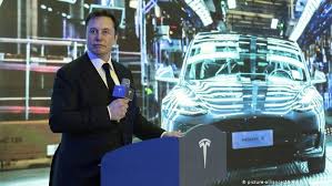 Elon reeve musk was born on june 28, 1971, in pretoria, south africa. Who Is Elon Musk And What Made Him Big Business Economy And Finance News From A German Perspective Dw 27 05 2020