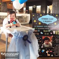 1 yaş ayaklı pano dekota. 1 Yas Dogum Gunu Panosu Fotografli Rakam Temali 025