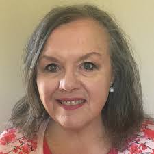 Elizabeth Fiske's Instagram, Twitter & Facebook