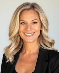 Sarah Hathaway's Instagram, Twitter & Facebook