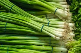 Looking for green onion leaves background images? 4 Different Types Of Green Onions Home Stratosphere