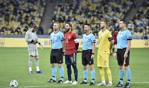 Футбол 1, футбол 2, спорт 1, спорт 2, 2+2, трк украина, евроспорт. Kak Ukraina V Istoricheskom Matche Obygrala Ispaniyu Novoe Video Na Kanale Bej Begi Football Ua