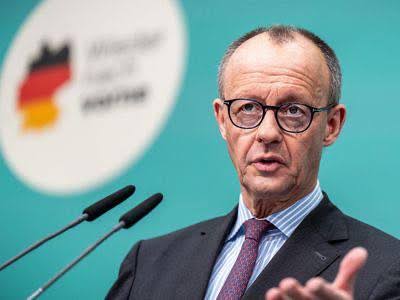 German Chancellor Friedrich Merz on Russia's war in Ukraine, after a  meeting with Donald Trump 🔸Merz characterised the Russian economy as  fragile and emphasised that any diplomatic solution must inc