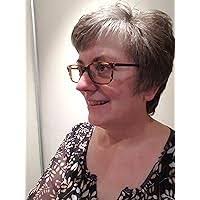 Holly Pond's Instagram, Twitter & Facebook