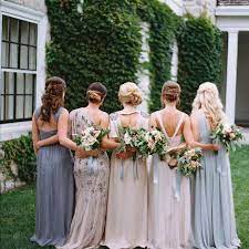 How should bridesmaids wear their hair? 48 Wedding Hairstyles Perfect For Your Bridesmaids
