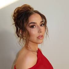 Alisha Revel's Instagram, Twitter & Facebook