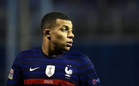 Lahmfue escogido debido a que fue el capitán de la selección de alemaniaen brasil 2014. Mbappe Fallo A Lo Santiago Fernandez En Croacia Vs Francia Video Mediotiempo