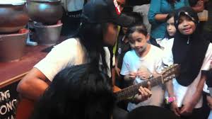 E andai dapat am ku undurkan putaran dunia dm g inginku ubah semula kata c f dan tingkahlakuku yang salah dm agar kita dapat seiring e am di mercu asmara. Elly Axl S Feat Ali Xpdc Akulah Kekasihmu Andai Dapat Ku Undur Masa Chords Chordify