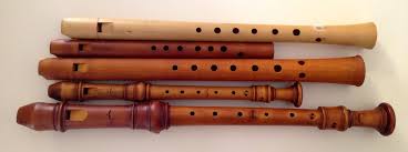 La flauta de pan es un instrumento musical del tipo viento que se compone por una diversa cantidad de tubos verticales que están cerrados en un extremo es un instrumento poco común que pertenece a la familia de viento, la flauta de pan se destaca por su peculiaridad, su forma y tamaño inusuales la. Modelos De Flauta De Pico Flautadepico Consev Es