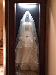 Einige technologien, die wir einsetzen, sind notwendig, um wichtige funktionalität bereitzustellen, z. 8 Kleid Vitrine Ideen Hochzeitskleid Aufbewahren Hochzeit Hochzeitskleid