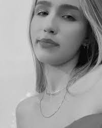 Danielle Goral's Instagram, Twitter & Facebook