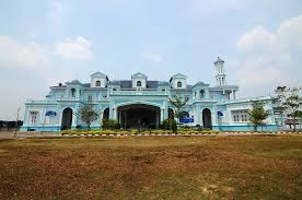 Bukit ini merupakan sebuah istana raja dan kediaman resminya yang dibangun oleh sultan johor sejak tahun 1998. 8 Masjid Tercantik Di Negeri Johor C Letsgoholiday My