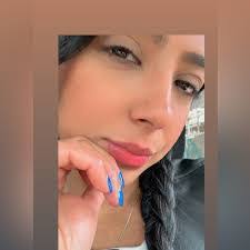 Lori Pretti's Instagram, Twitter & Facebook