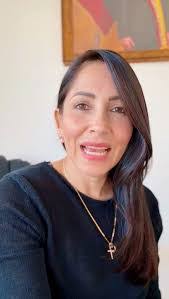 Stefani Leon's Instagram, Twitter & Facebook