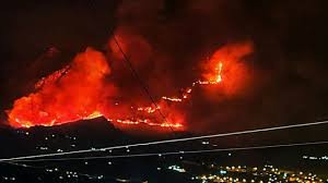 L'allarme è scattato intorno alle 17.30 di oggi, domenica 29 agosto. Decine D Incendi Nel Palermitano A Piana Fiamme In 5 Punti Diversi Devastata Portella Della Ginestra