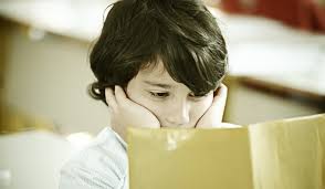 Juegos con números para que los niños repasen los números, los unan en orden, identifiquen cantidades o número de elementos con el símbolo numérico, encuentren números escondidos en la escena, números en inglés, números que forman parte de fracciones, en fichas de dominó, secuencias matemáticas… juegos con números muy diversos para niños de entre 3 y 12 años. Diez Recursos Para Trabajar Con Ninos Dislexicos En El Aula Aulaplaneta