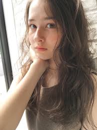 くせ毛髪型悩みの種を武器にプラスに変化させるには Hair