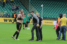 We would like to show you a description here but the site won't allow us. Gks Katowice Spadl Z I Ligi Pograzyl Ich Gol Bramkarza W Ostatnich Minutach Wideo Kibice Zdzierali Koszulki Z Pilkarzy Zdjecia Katowice Nasze Miasto