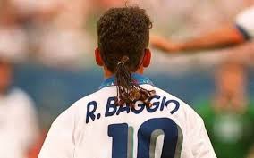 Netflix, la piattaforma di streaming, mercoledì 26 maggio ha reso disponibile 'il divin codino', film dedicato a uno dei calciatori. La Vita Di Roberto Baggio Su Netflix Video Il Divin Codino