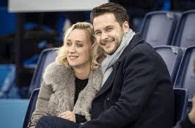 Jinek werd geboren in tulsa, oklahoma, maar verhuisde op tweejarige leeftijd naar washington. Even Loeren Zo Ziet De Vriend Van Eva Jinek Eruit Wat Een Knapperd