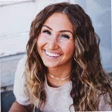 Savannah Leavitt's Instagram, Twitter & Facebook