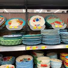 With its floral patterns and alluring colors, it is a fashionable addition to any gathering. Pioneer Woman Dishes On Sale Don T Miss Out On These Prices