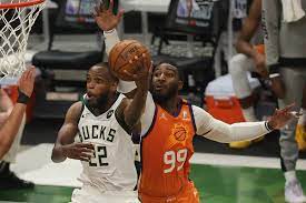 James khristian middleton is an american professional basketball player for the milwaukee bucks of the national basketball association. Khris Middleton Sends Bucks Past Suns To Tie Nba Finals Chicago Sun Times