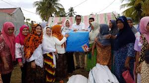 Manusia tentu memerlukan yang namanya suatu interaksi terhadap manusia untuk lebih menjaga keamanan dan ketertiban sekitar, kita juga bisa ikut kegiatan siskamling yang diadakan oleh masyarakat setempat. Bakti Sosial Untuk Korban Gempa Bumi Aceh Iip Bumn