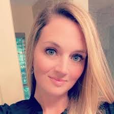 Cindy Briscoe's Instagram, Twitter & Facebook