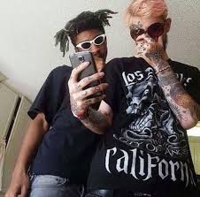 Das gleiche machen sie mit der. Lil Peep And Lil Tracy Wallpaper Lil Tracy Wallpapers Wallpaper Cave He Was A Member Of The Emo Rap Collective Gothboiclique Trenerstwo