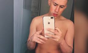 Bad Bunny muestra más de la cuenta y lo llaman Conejo Peludo