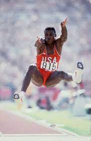 In einem aufregenden duell mit dem mehrfachen olympiasieger carl lewis gewann er dank dieses sprunges den weltmeistertitel. Pin Auf Sports