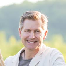 Six years ago, a stranger replied to one of my tweets. Getting a random…