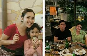 Sedangkan untuk ketupat sendiri biasanya di masak ke dalam wadah yang terbuat dari janur kuning (daun kelapa). Beredar Potret Kedua Orangtua Adit Jayusman Bertemu Ayah Rozak Dan Umi Kalsum Heboh Persiapkan Pernikahan Ayu Ting Ting Semua Halaman Grid Fame